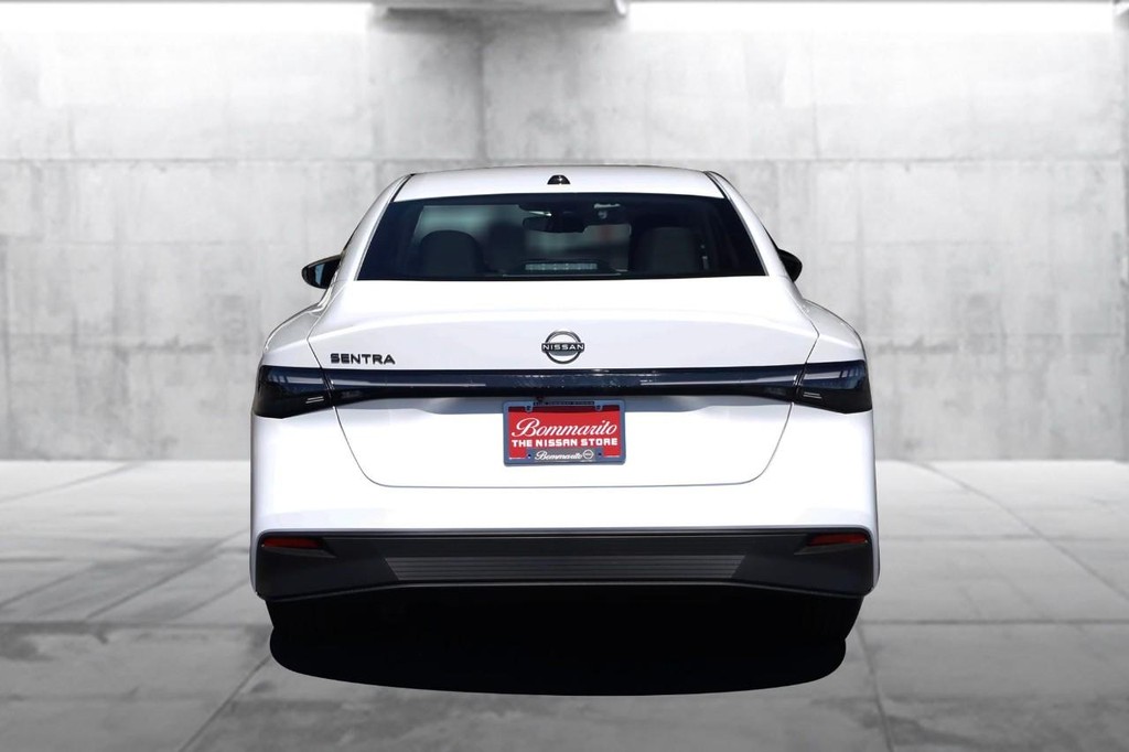 Nissan Sentra Vehicle Image 06