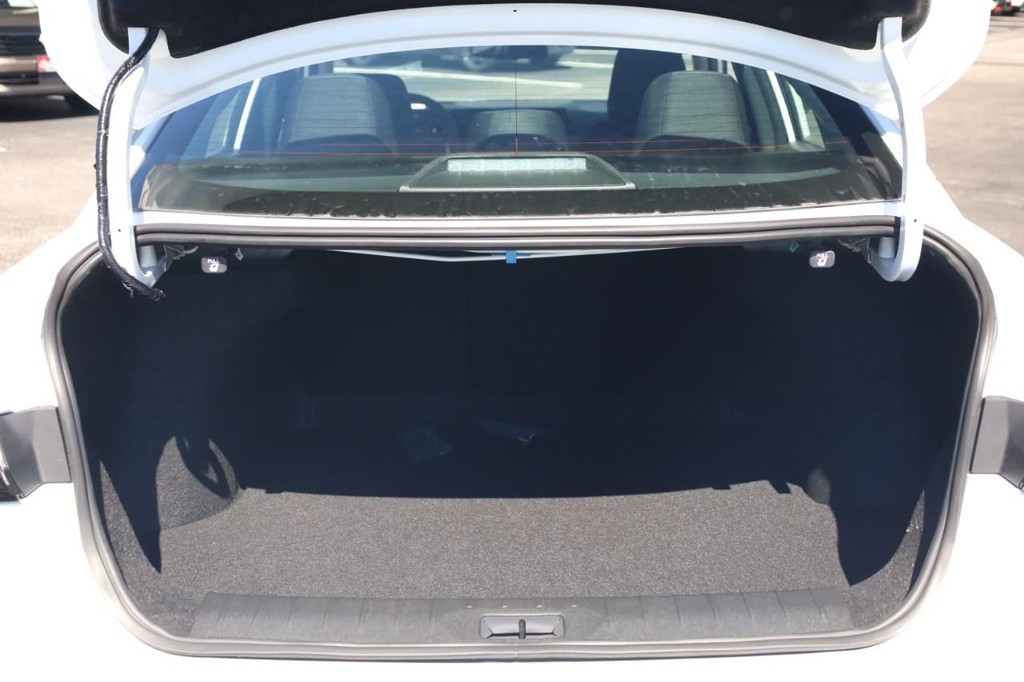 Nissan Sentra Vehicle Image 07