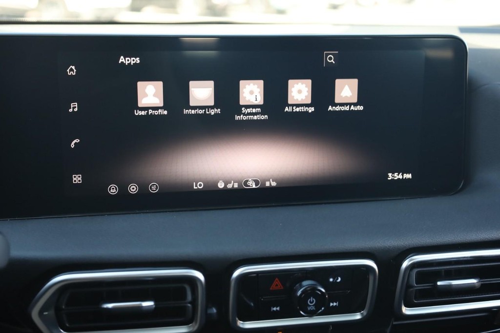 Nissan Sentra Vehicle Image 11
