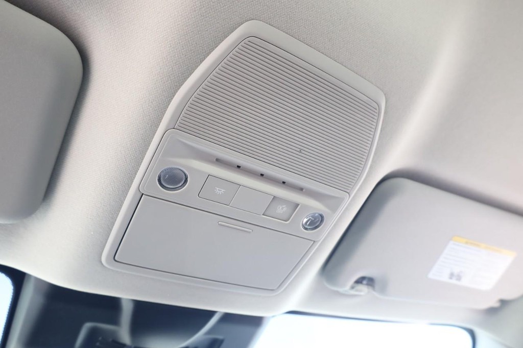 Nissan Sentra Vehicle Image 16