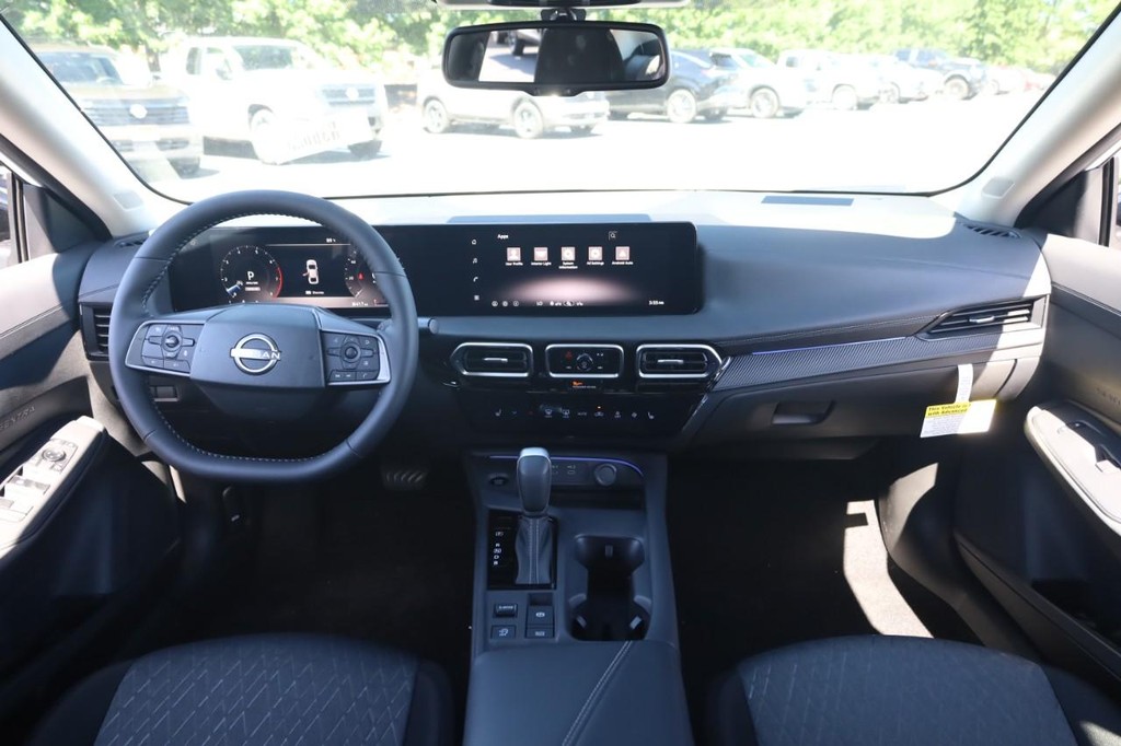 Nissan Sentra Vehicle Image 20