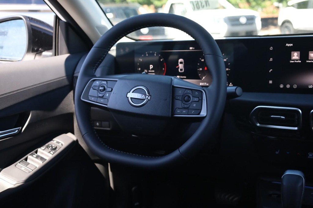 Nissan Sentra Vehicle Image 21