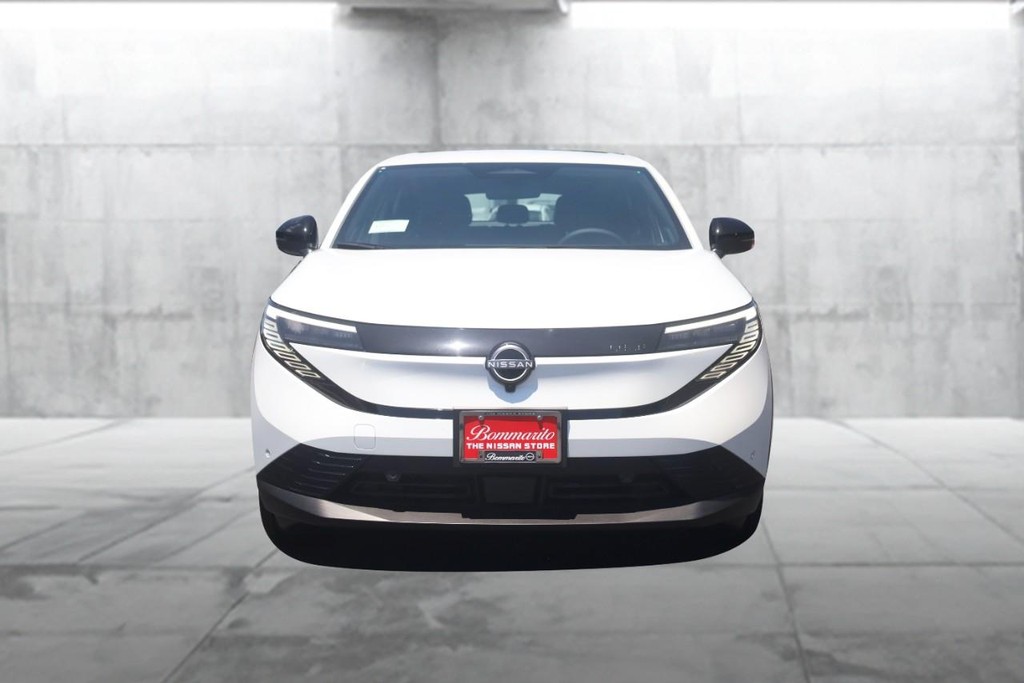 Nissan Leaf Vehicle Image 04