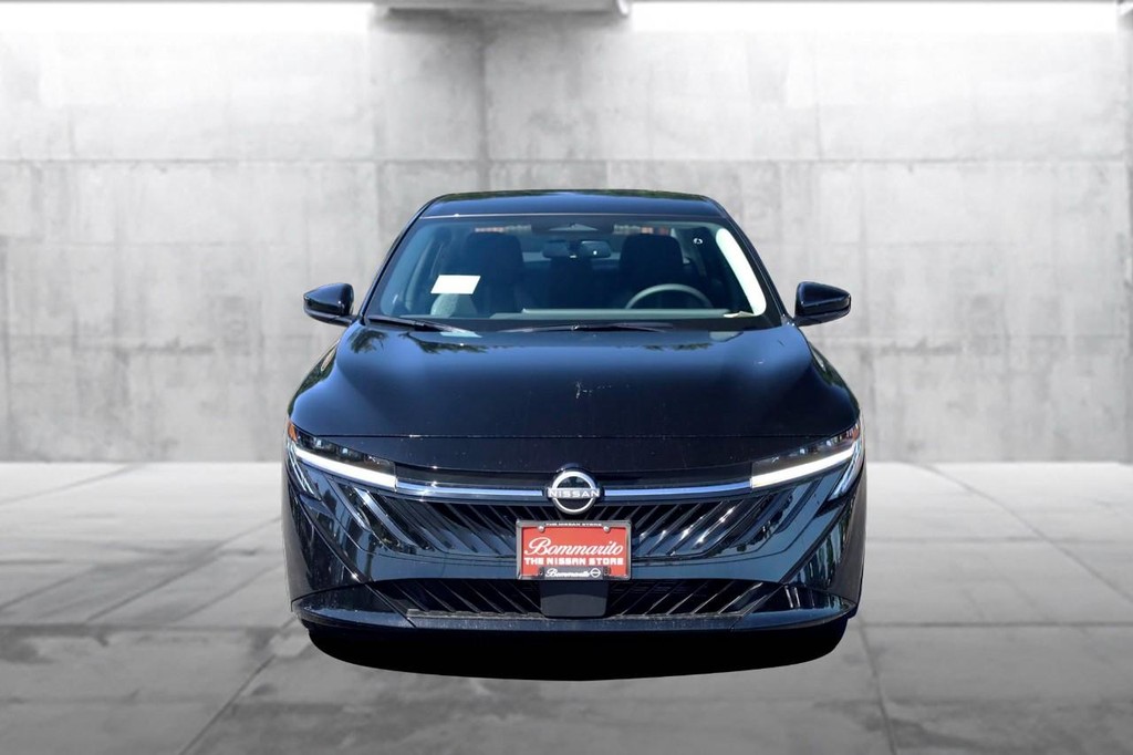 Nissan Sentra Vehicle Image 04