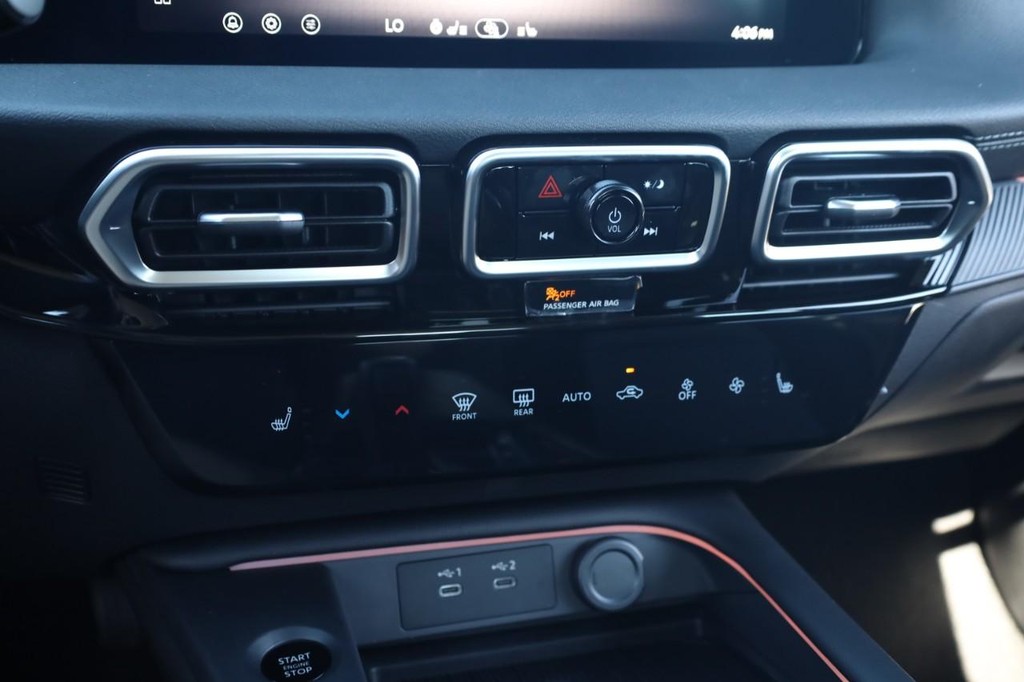 Nissan Sentra Vehicle Image 13