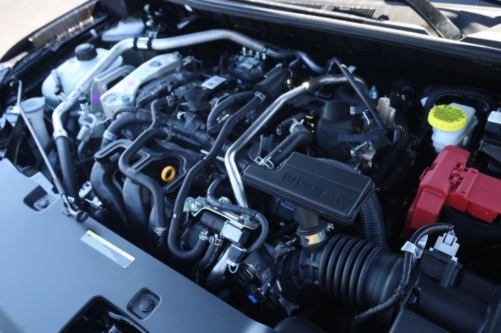 Nissan Sentra Vehicle Image 24