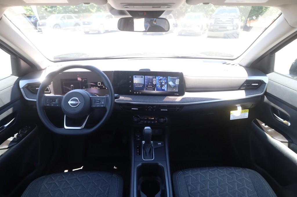 Nissan Kicks Vehicle Image 07