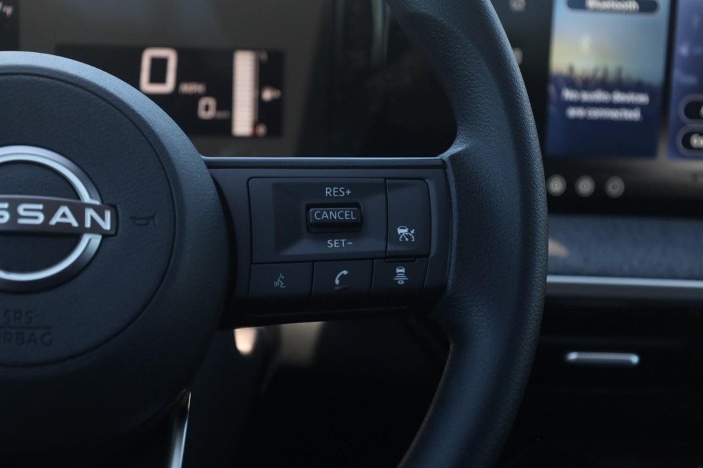 Nissan Kicks Vehicle Image 09