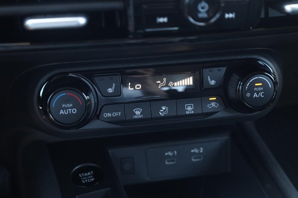 Nissan Kicks Vehicle Image 15