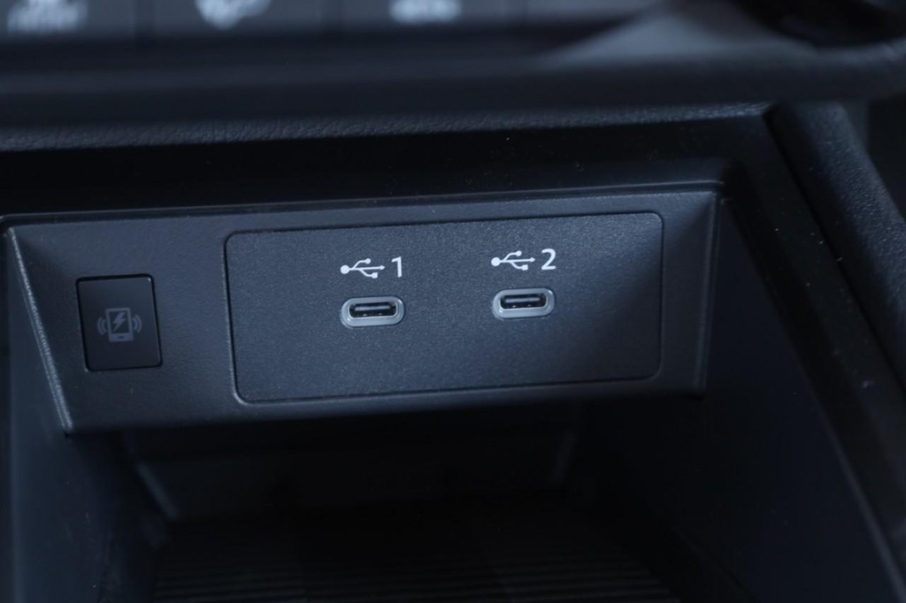 Nissan Kicks Vehicle Image 16