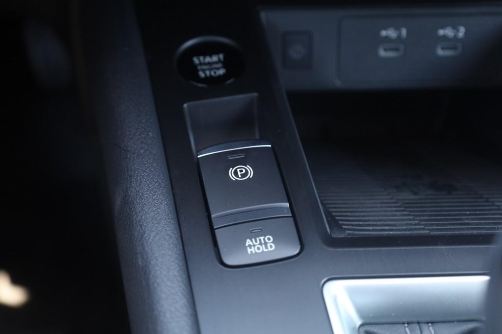 Nissan Kicks Vehicle Image 17