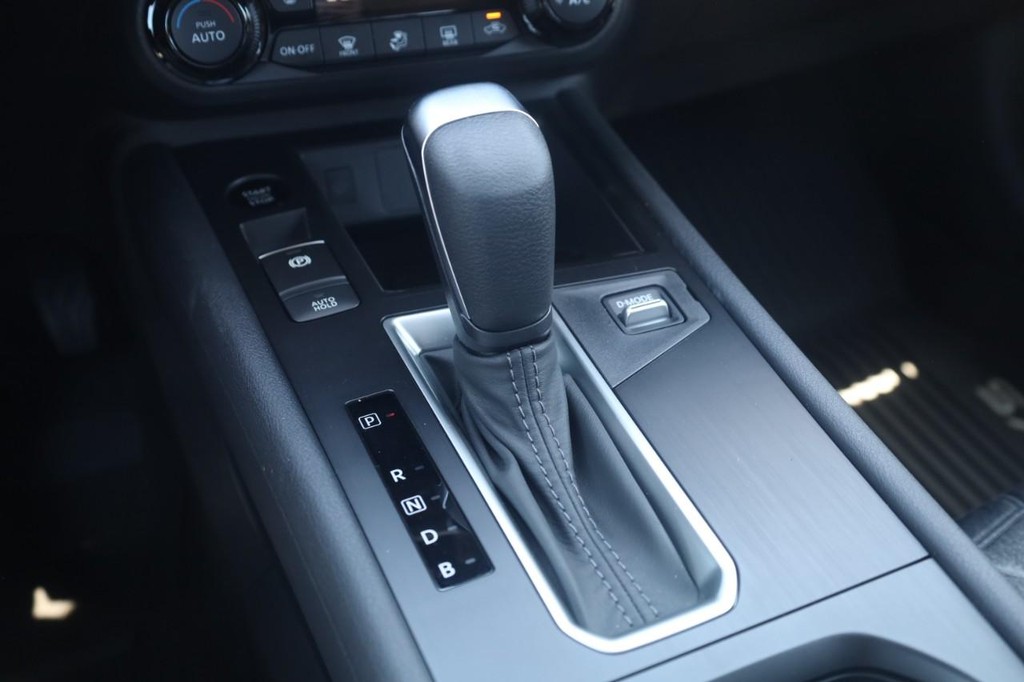 Nissan Kicks Vehicle Image 18