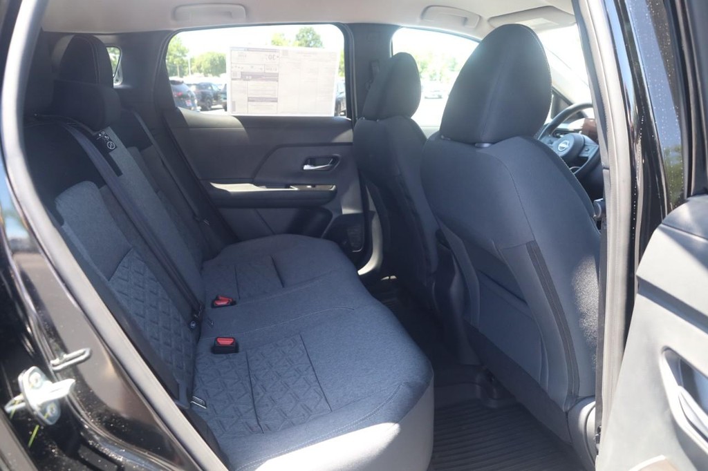 Nissan Kicks Vehicle Image 21
