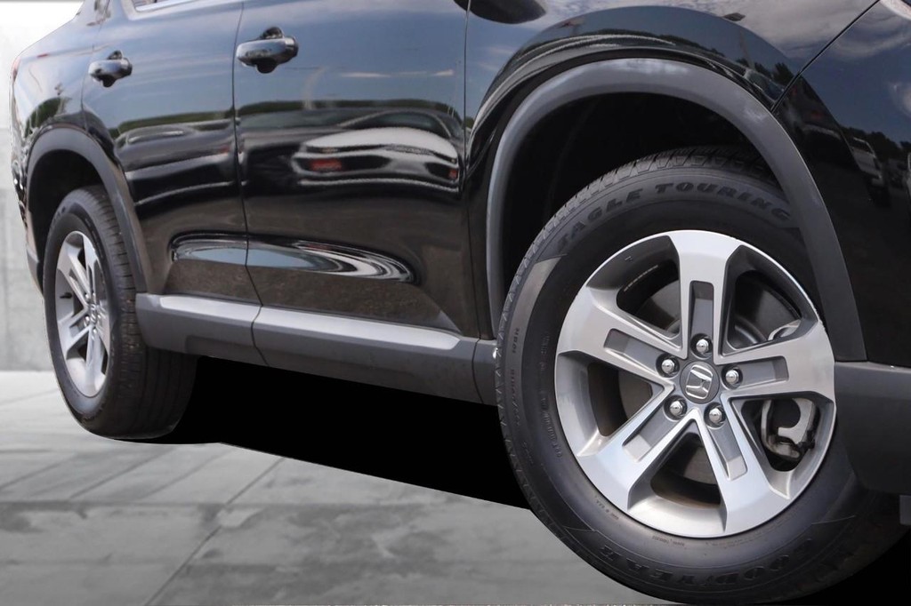 Honda Pilot Vehicle Full-screen Gallery Image 03