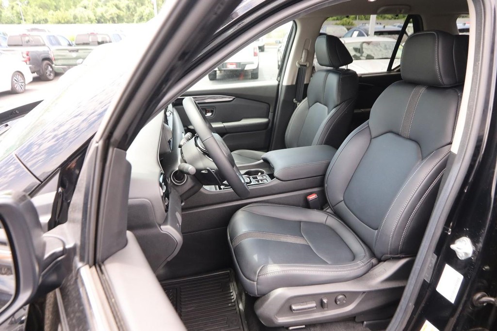 Honda Pilot Vehicle Full-screen Gallery Image 09