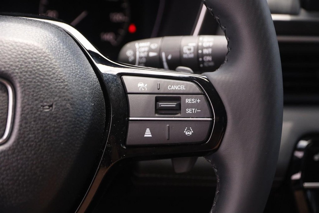 Honda Pilot Vehicle Full-screen Gallery Image 14