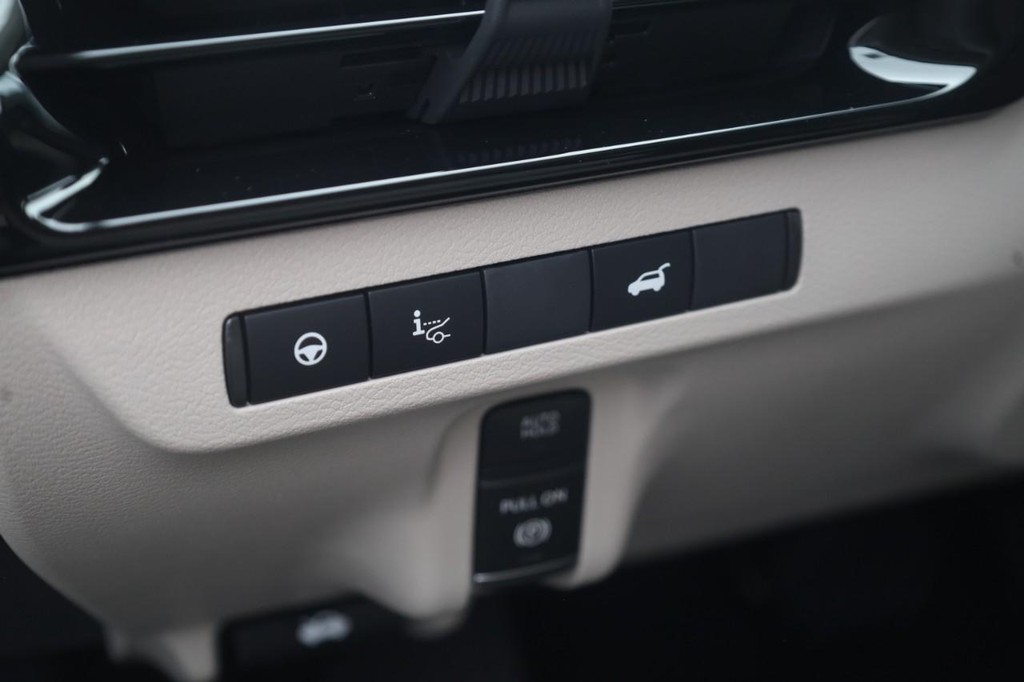 Nissan Murano Vehicle Image 13