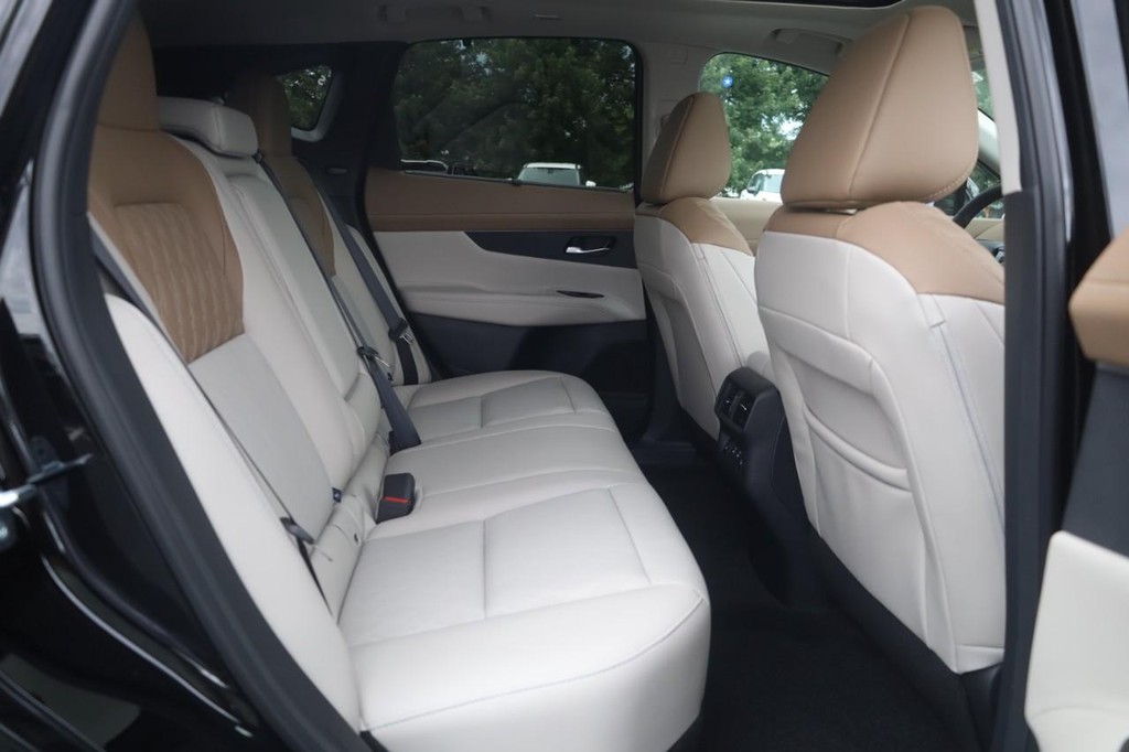 Nissan Murano Vehicle Image 22
