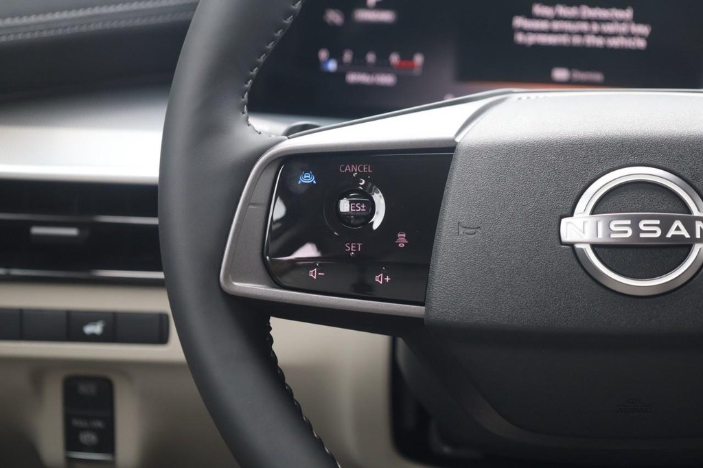 Nissan Murano Vehicle Image 10