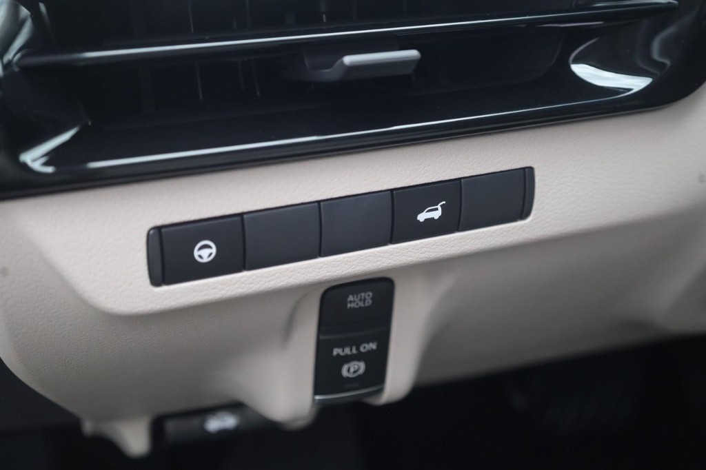 Nissan Murano Vehicle Image 13