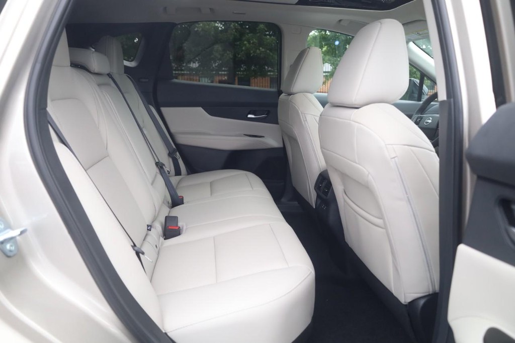 Nissan Murano Vehicle Image 22