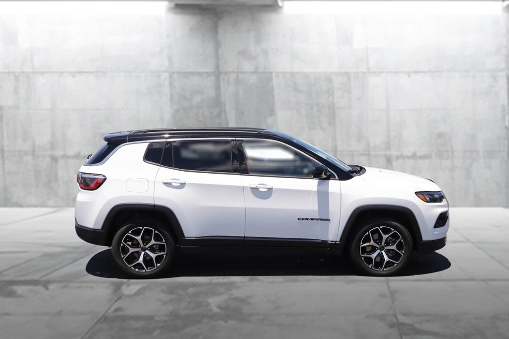 Jeep Compass Vehicle Image 05