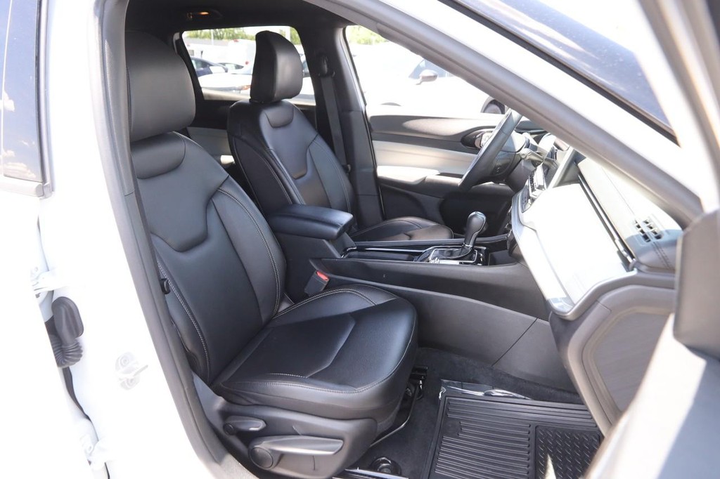 Jeep Compass Vehicle Image 25
