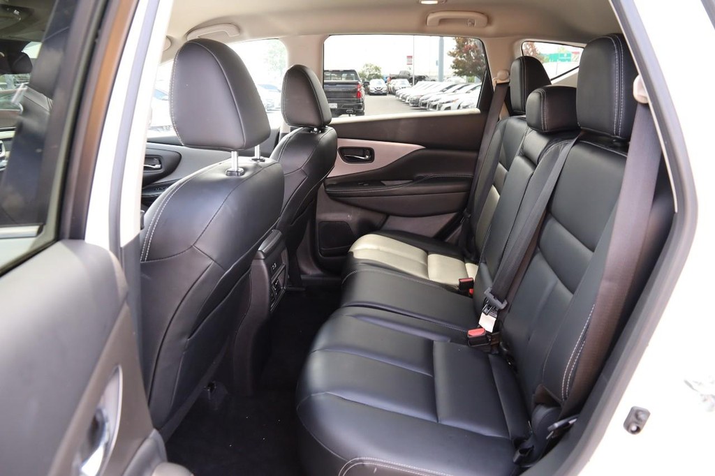 Nissan Murano Vehicle Image 09