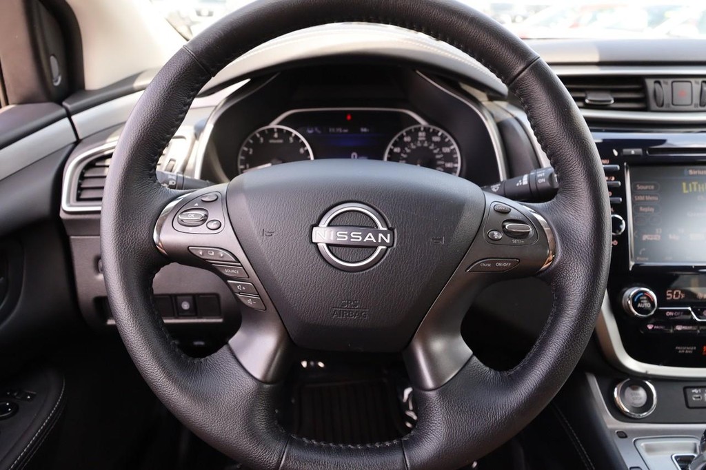Nissan Murano Vehicle Image 10