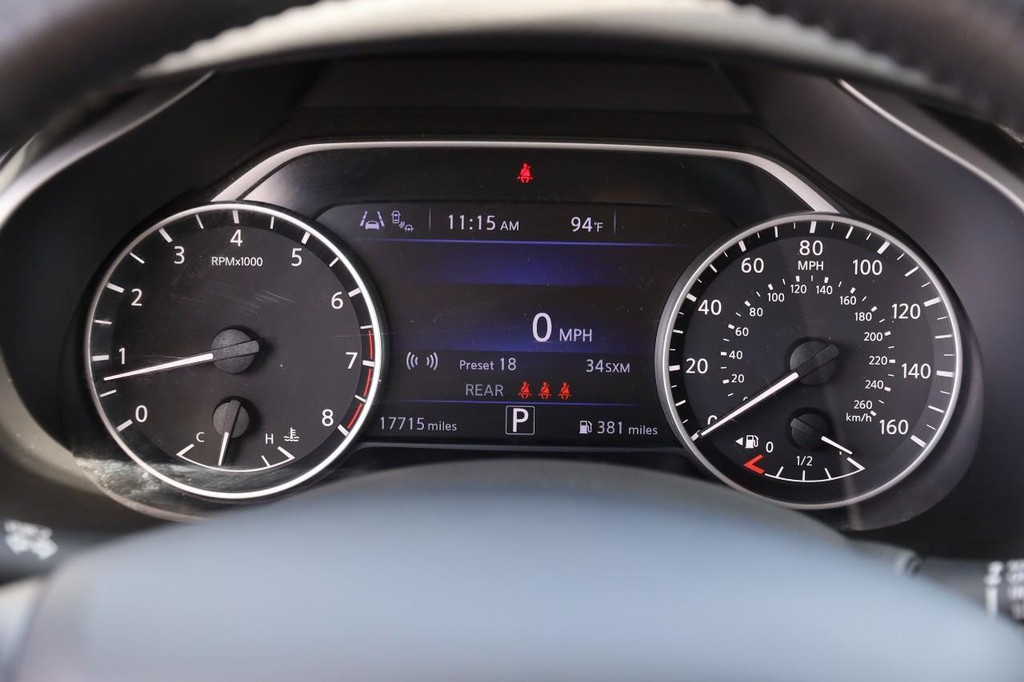 Nissan Murano Vehicle Image 13