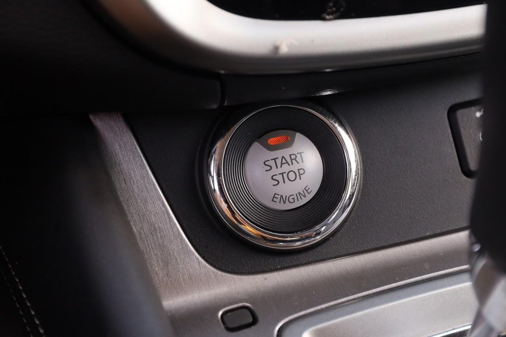 Nissan Murano Vehicle Image 14