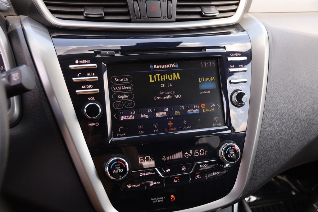 Nissan Murano Vehicle Image 15