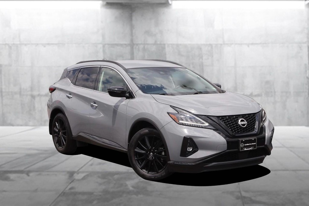 Nissan Murano Vehicle Full-screen Gallery Image 2