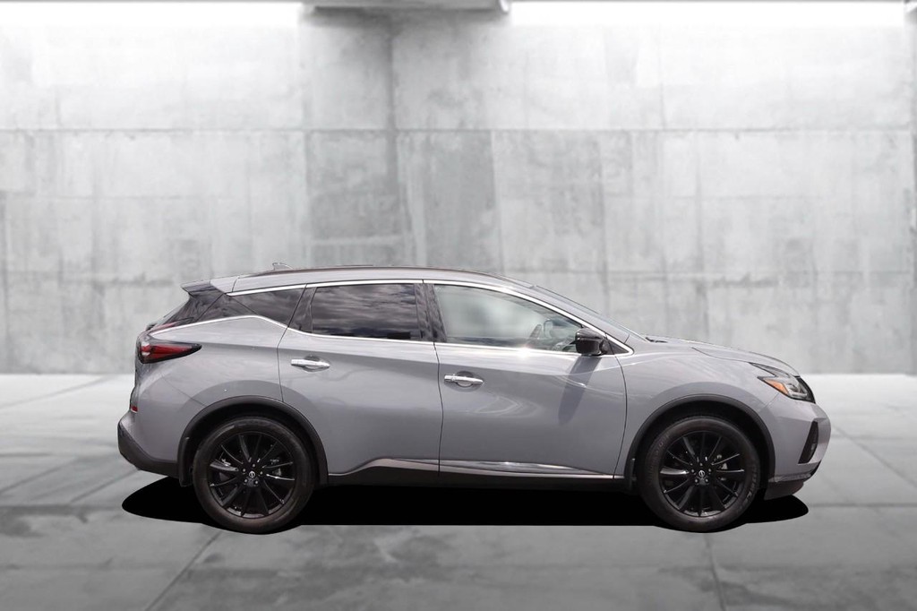 Nissan Murano Vehicle Full-screen Gallery Image 5