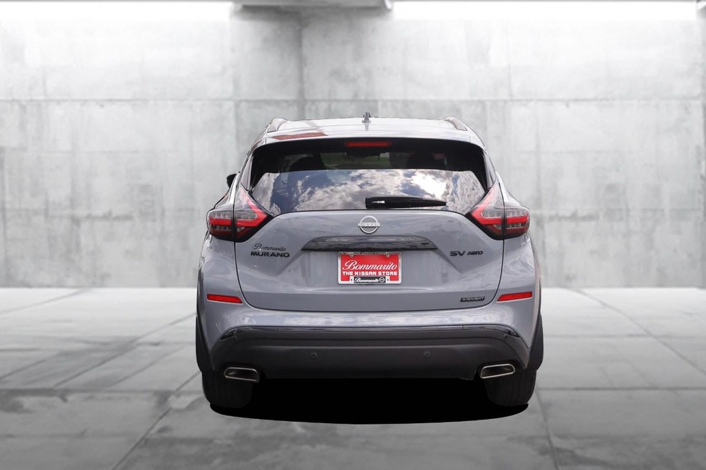 Nissan Murano Vehicle Full-screen Gallery Image 6