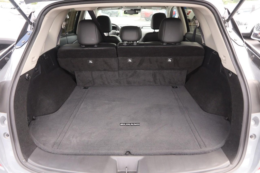 Nissan Murano Vehicle Full-screen Gallery Image 7