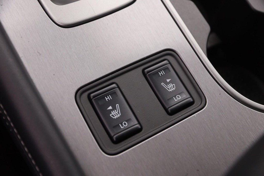 Nissan Murano Vehicle Full-screen Gallery Image 18