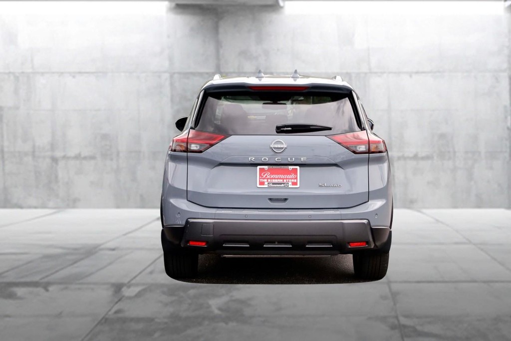 Nissan Rogue Vehicle Image 06