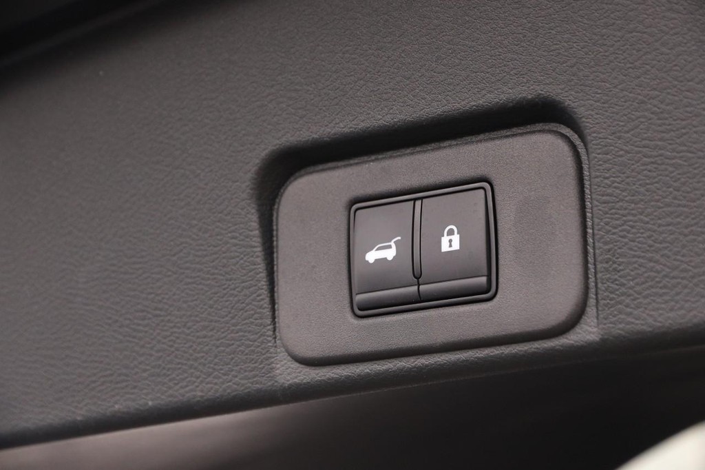 Nissan Rogue Vehicle Image 08
