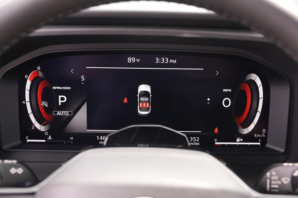 Nissan Rogue Vehicle Image 15