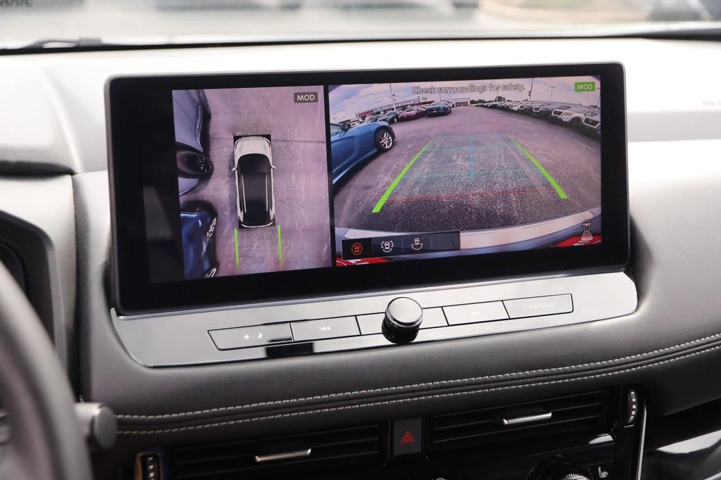 Nissan Rogue Vehicle Image 19