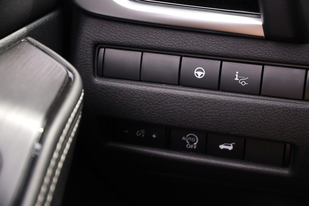 Nissan Rogue Vehicle Image 22