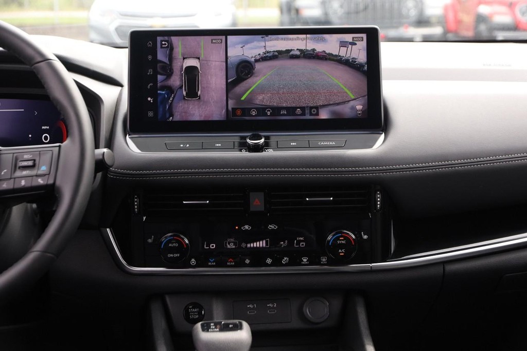 Nissan Rogue Vehicle Image 26