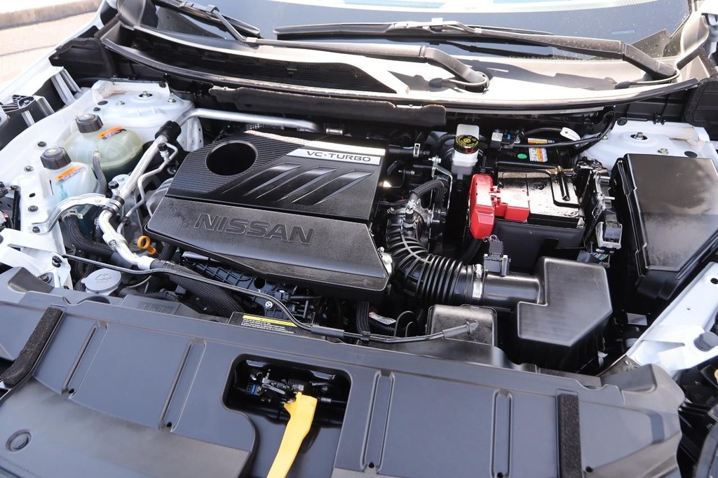Nissan Rogue Vehicle Full-screen Gallery Image 28