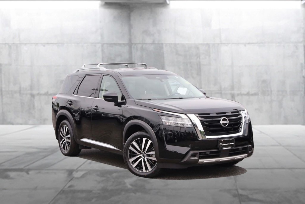 Nissan Pathfinder Vehicle Image 02