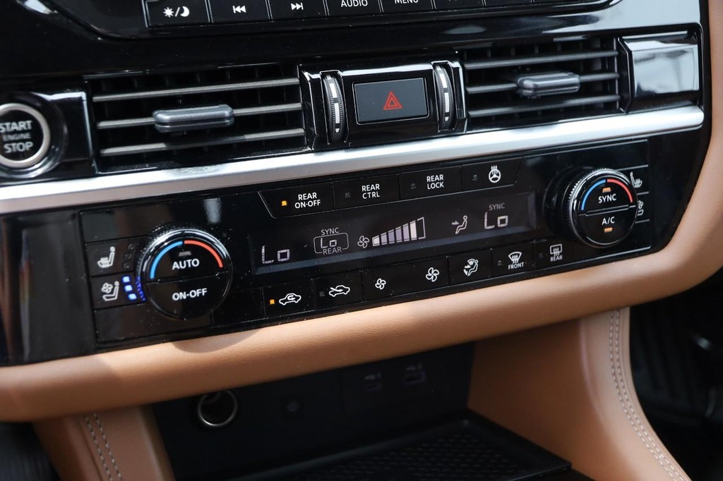 Nissan Pathfinder Vehicle Image 21