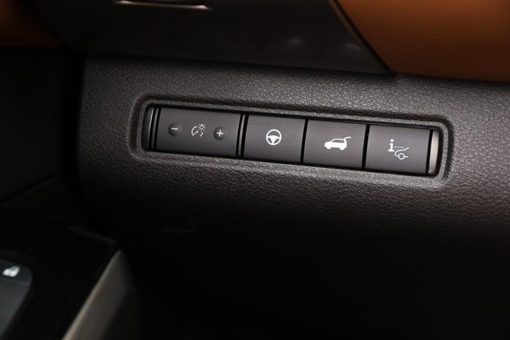 Nissan Pathfinder Vehicle Image 23