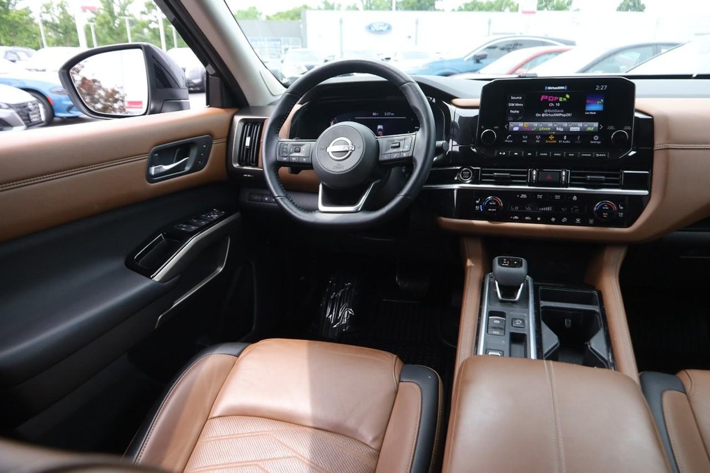 Nissan Pathfinder Vehicle Image 25
