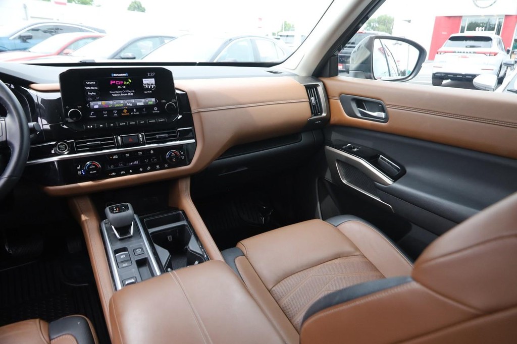 Nissan Pathfinder Vehicle Image 28