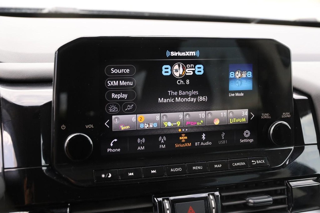 Nissan Pathfinder Vehicle Full-screen Gallery Image 18